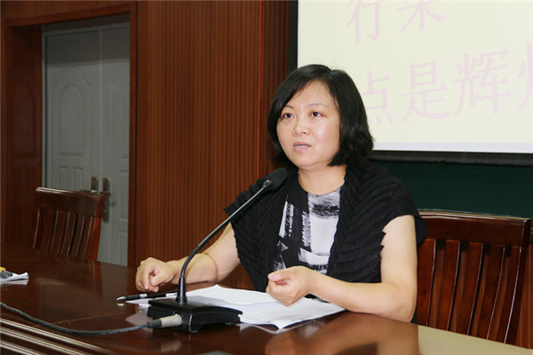 校长助理童敏娟老师对初三团队提出要求
