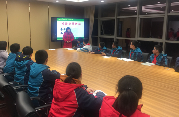宿管老师招聘_宿管教师职责图片