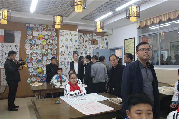 参观书法教室2.jpg