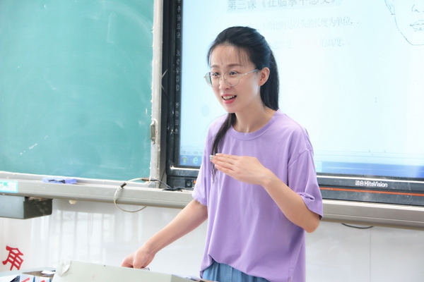 曹青老师课堂袁阳老师课堂潘国俊督导认真听课刘政督导认真听课杨承久
