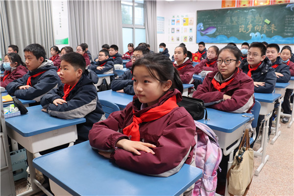 班级内观看1.JPG