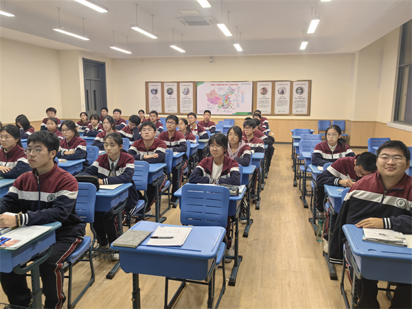 学生会全体成员参会.jpg 学生会全体成员参会.jpg