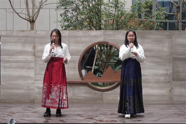 陈果、严浩铭演唱《大鱼》.jpg