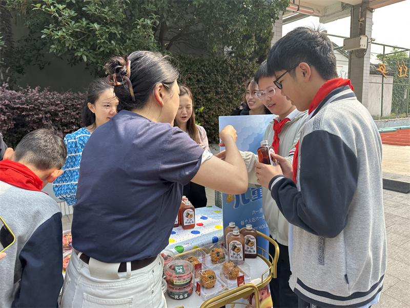 9 食品摊位.jpg