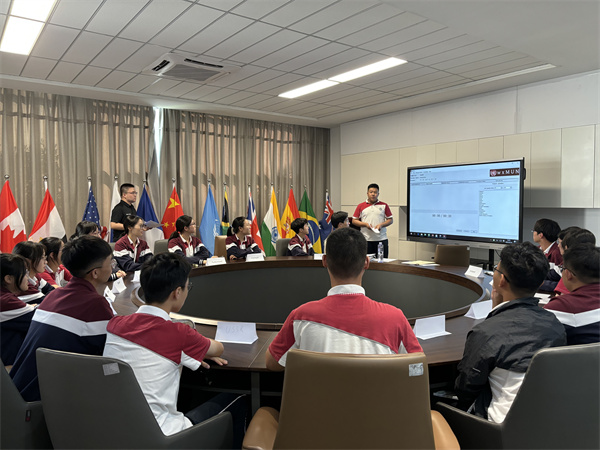 模拟联合国社团.jpg 模拟联合国社团.jpg