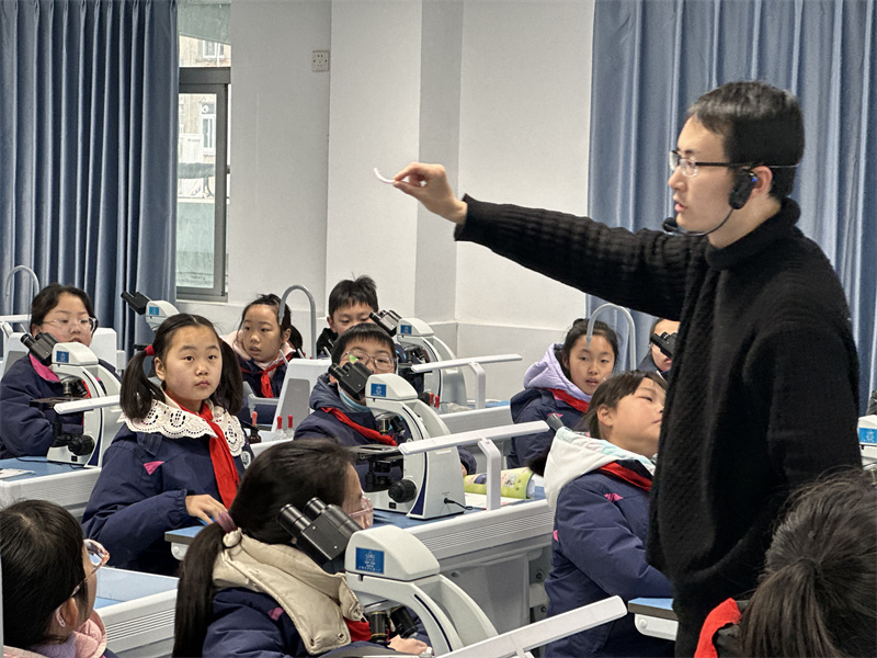 陆老师实物讲解2.jpg