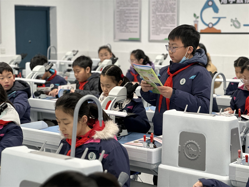 学生回答问题.jpg