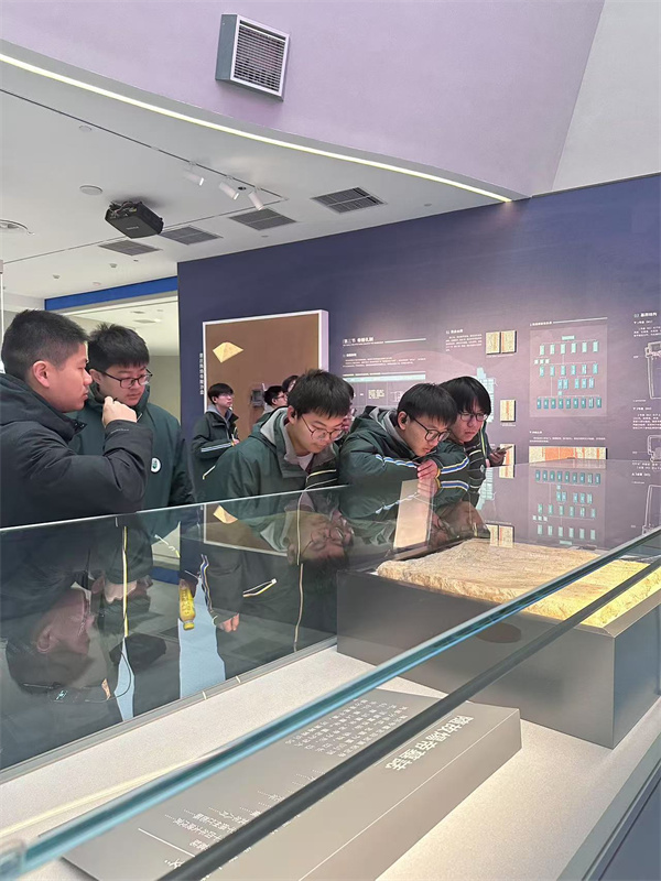 参观博物馆3.jpg