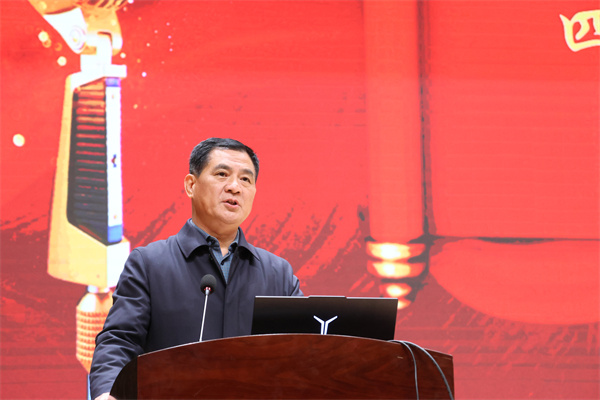 凤栖湖校区校长朱云峰总结讲话.jpg 凤栖湖校区校长朱云峰总结讲话.jpg