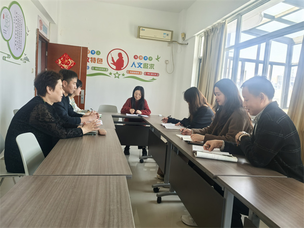 吕品申老师评课.jpg