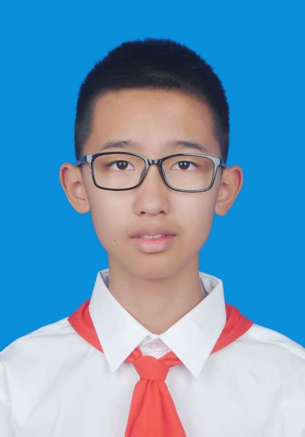 李霏白.jpg