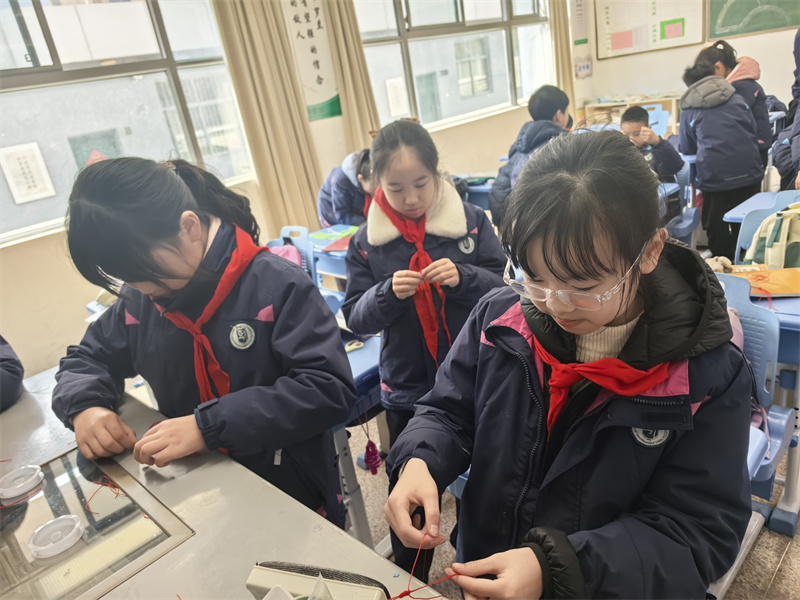 图1 编织现场2.jpg