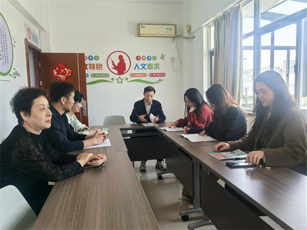 李冬冬老师主持.jpg