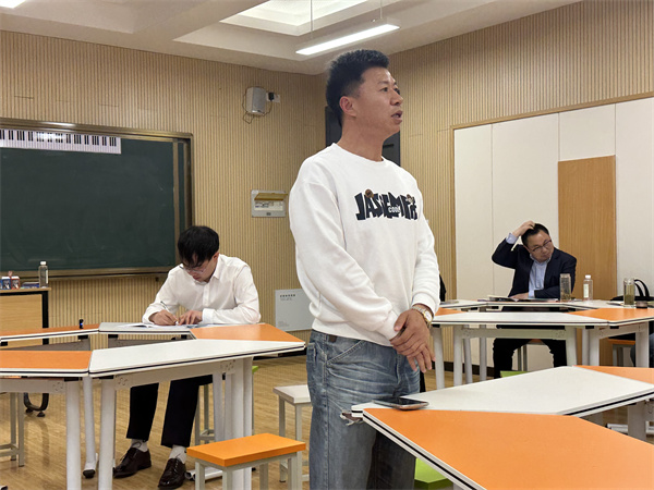 丁生军老师评课.jpg