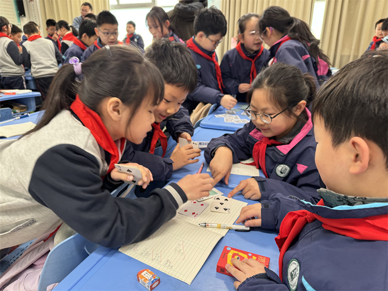 学生小组活动1.jpg