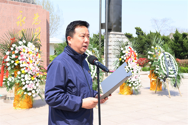 张鹏副校长讲话.jpg 张鹏副校长讲话.jpg