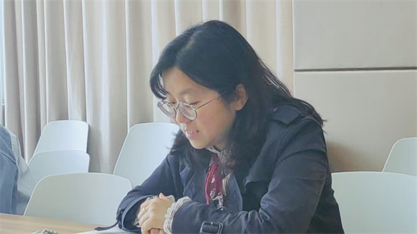 华萍老师评课.jpg