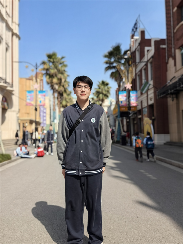 初二1班雍瀚翔.jpg