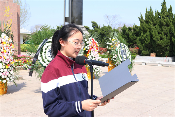 团员代表发言.jpg 团员代表发言.jpg