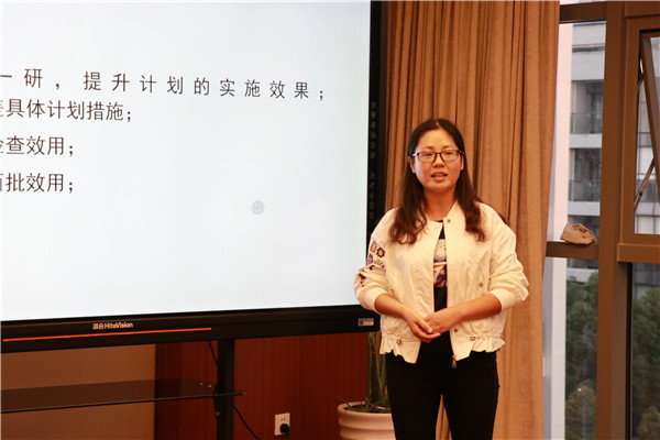 语文组李茂平老师作阶段检测分析.JPG
