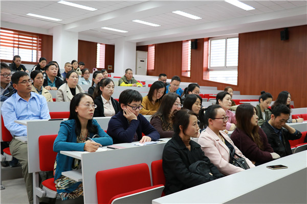 高一（9）班家长会现场.JPG