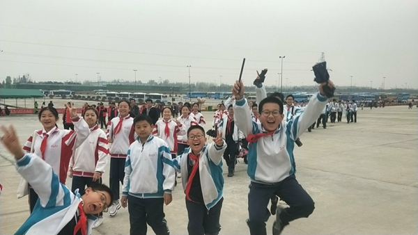 8班活动照.jpg