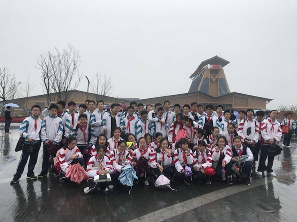 10班集体照.jpg
