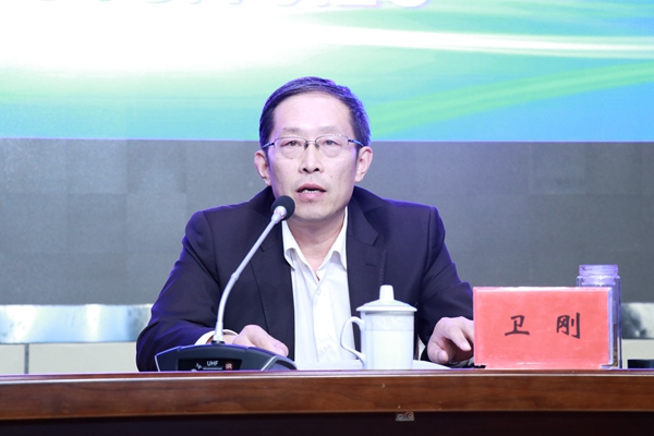 市教育局副局长卫刚作重要讲话.JPG