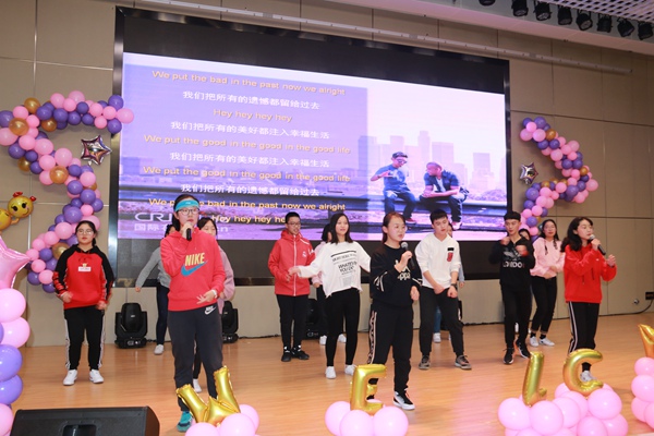 同学们用歌曲展示青春活力8.jpg