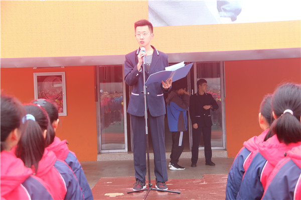 演讲者.jpg