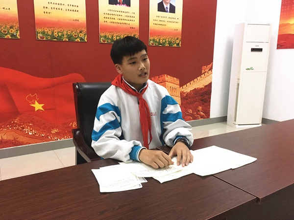 上届大队长叶陈澍作经验介绍.jpg