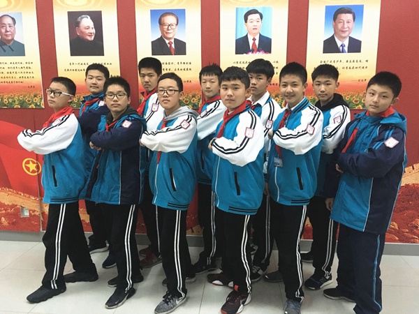 自豪的大队委2.jpg