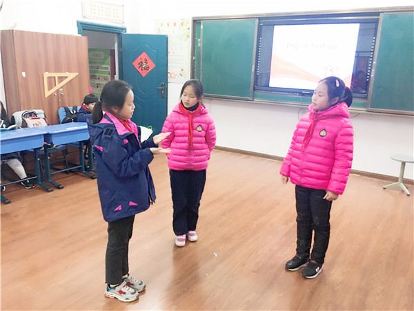 12.英文情景剧表演4.jpg