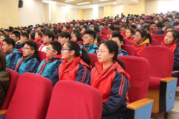 11.专心的同学们.jpg