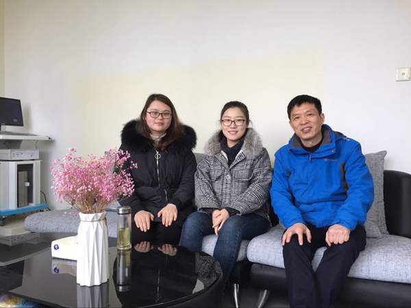 数学组的帅欧巴和美女.jpg