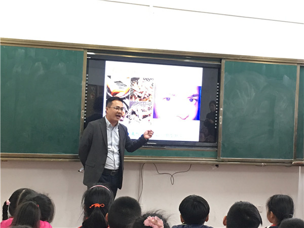1  崔燚林老师在授课.jpg