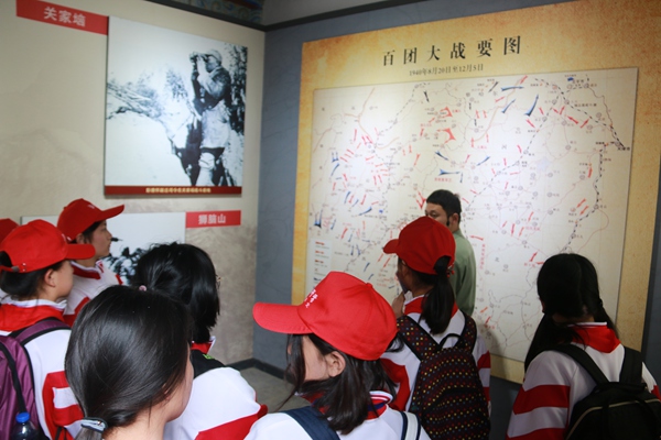 同学们认真聆听 (2).jpg