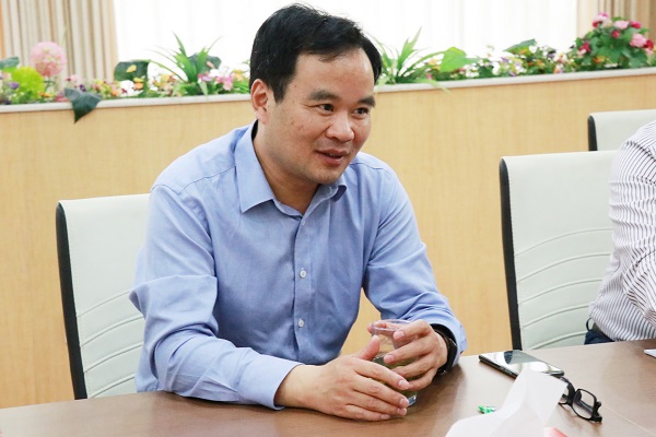 卢廷顺副院长.jpg