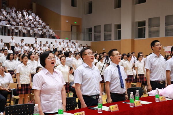 33全体师生宣誓4.jpg