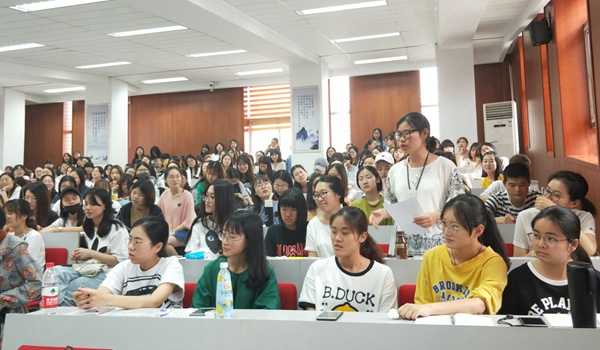 扬大学生提问2.jpg