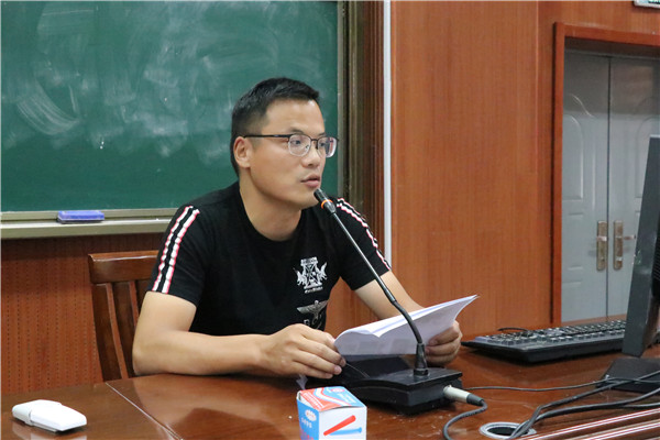王健老师发言.JPG