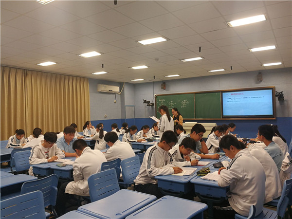 师生对话1.jpg
