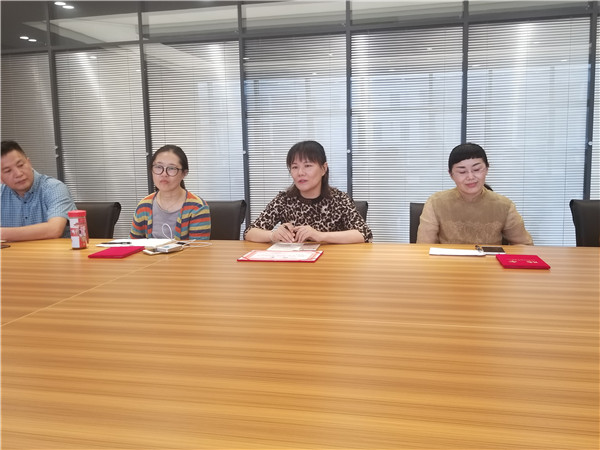 2班家长代表发言.jpg