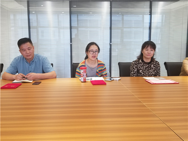 3班家长代表发言.jpg