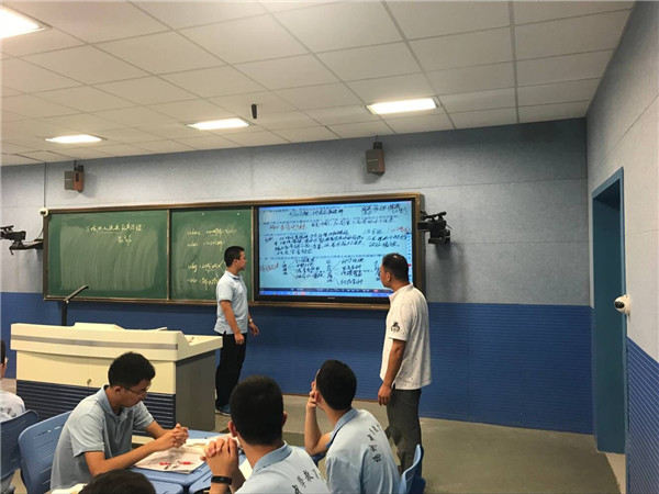 学生展示.jpg