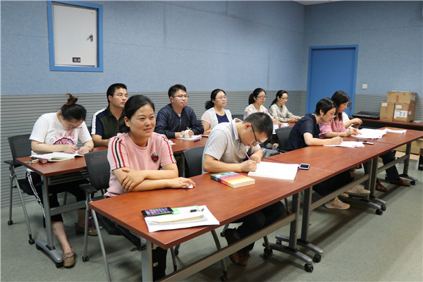 会议现场2.JPG