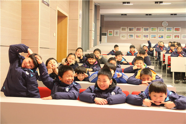 16   一年级同学合影.jpg