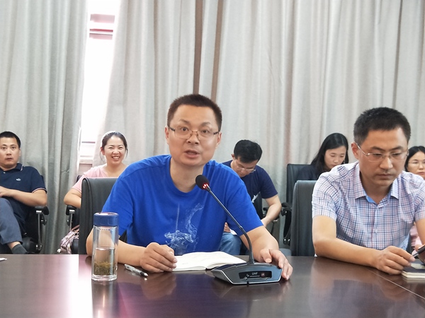 初三数学组备课主任万朝清老师发言.jpg