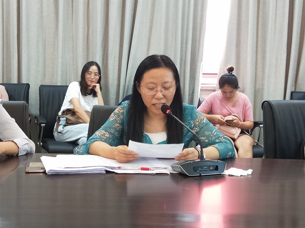 初三英语备课主任焦国萍老师发言.jpg