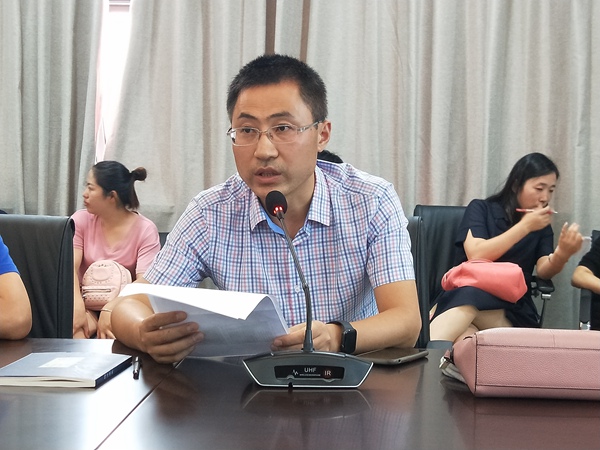 初三语文备课主任韩乃国老师发言.jpg